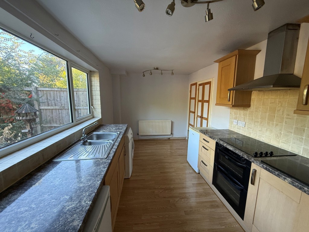 Lot: 164 - TWO-BEDROOM SEMI-DETACHED HOUSE FOR IMPROVEMENT AND REPAIR - Kitchen diner with window to the rear